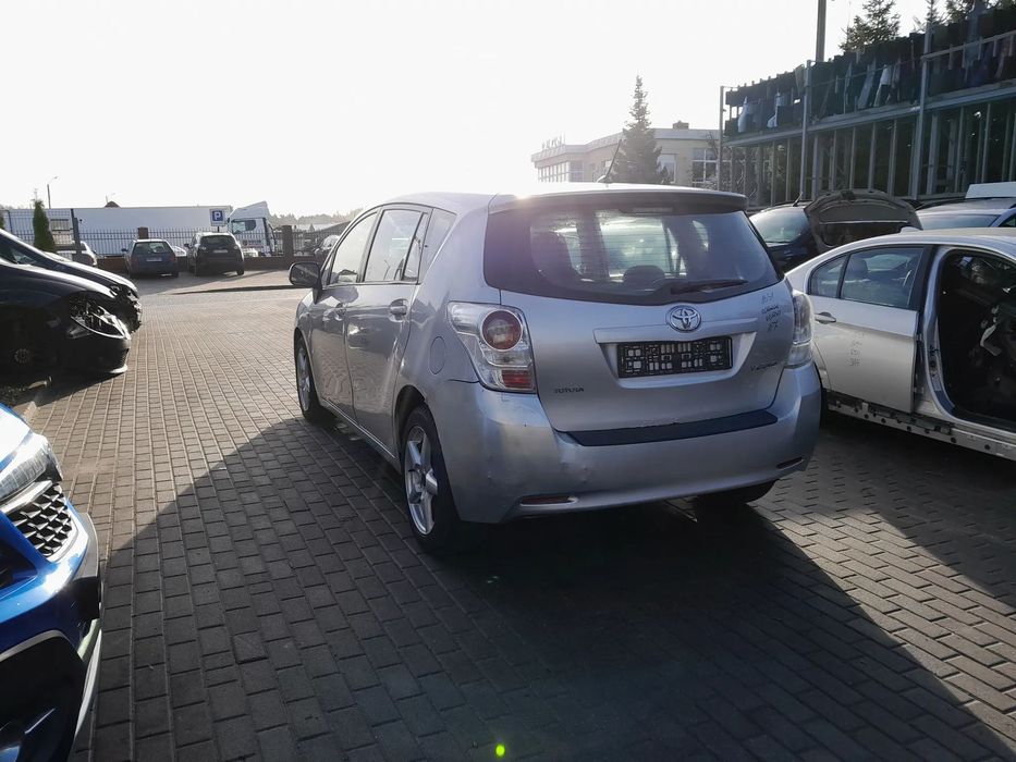 TOYOTA VERSO II BELKA TYLNEGO ZAWIESZENIA