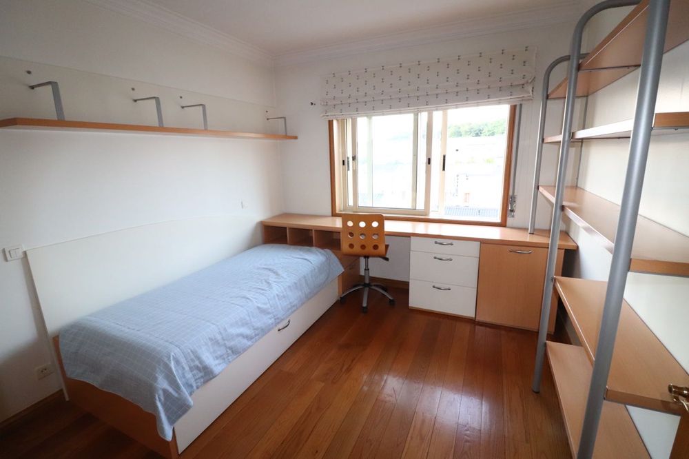 Secretaria + Estante + Prateleira