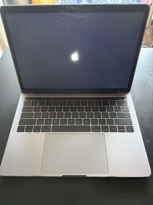 Macbook pro z 2017 model 4,2 13,3 cala