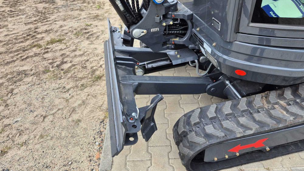 RIPPA R22 PRO – minikoparka z osprzętem opcjonalnym