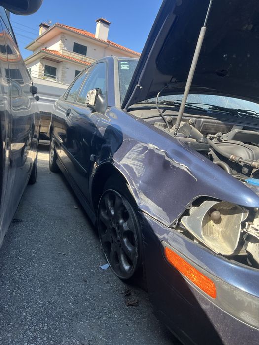 Volvo s40  com toque de frente