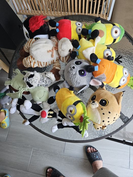 Varios peluches novos