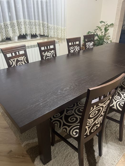 Stólł z krzesłami