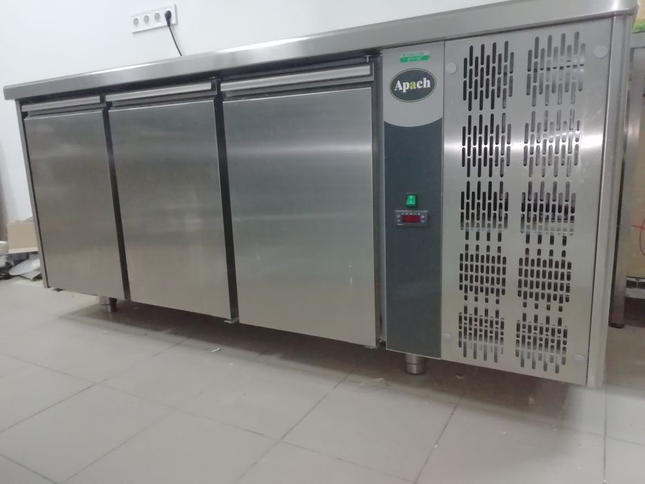 Морозильний стіл Apach AFM03 новий стан