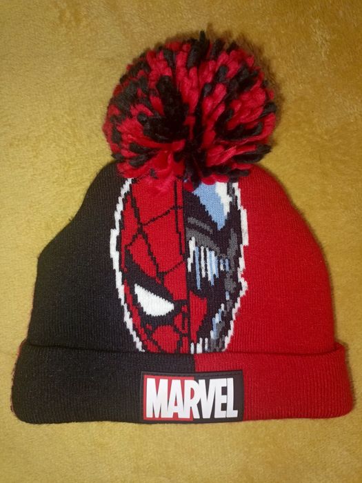 Шапка Marvel на 10-13 років