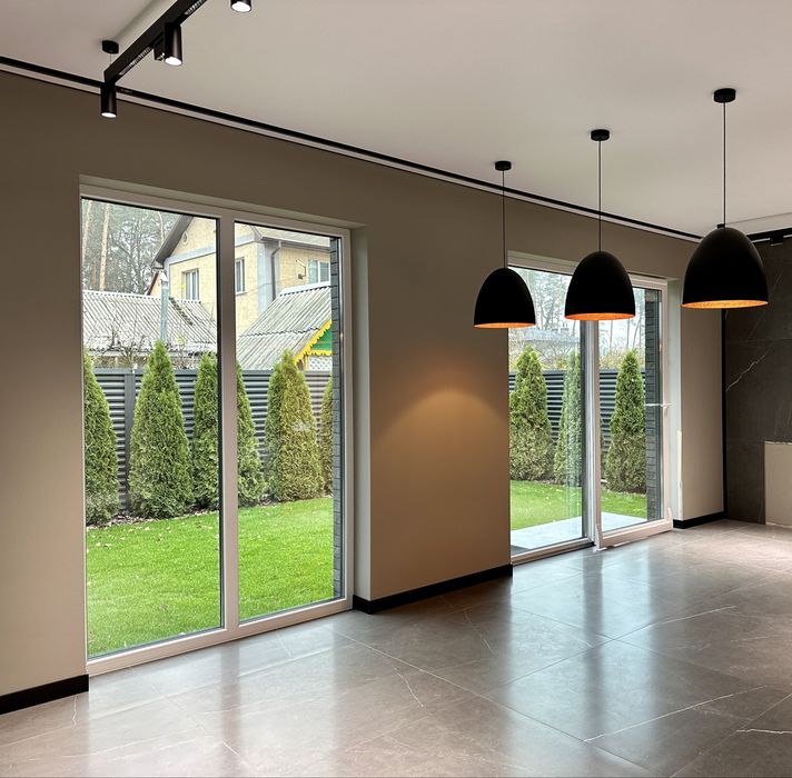 Шикарний будинок з ремонтом в лісовій Бучі.