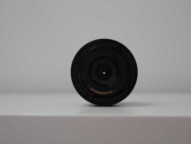 Camara Canon Eos M6 + Lente EF-M 15–45mm