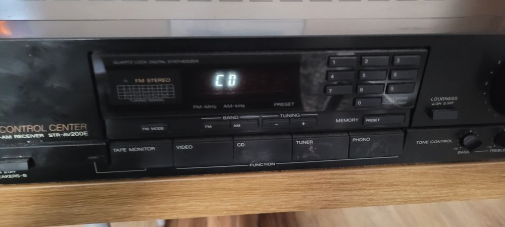 Sony amplituner-STR-AV200E