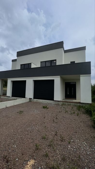 Продаж сучасноко котеджу біля Львова. Рясне -Руське