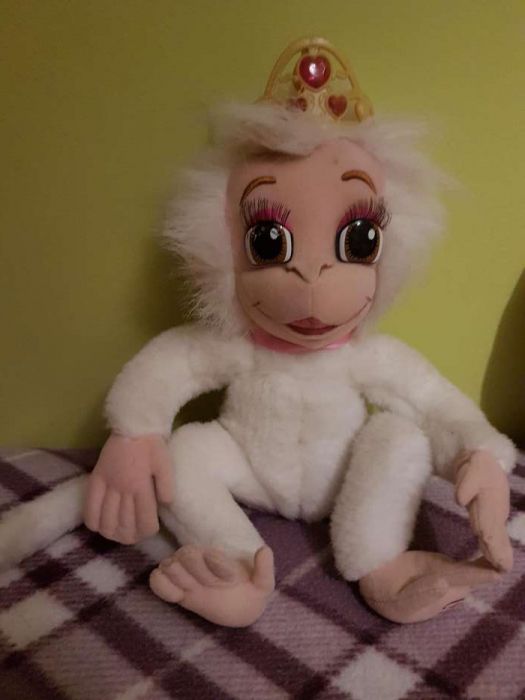 Peluche Macaca com musica do Filme Barbie, Princesa da Ilha