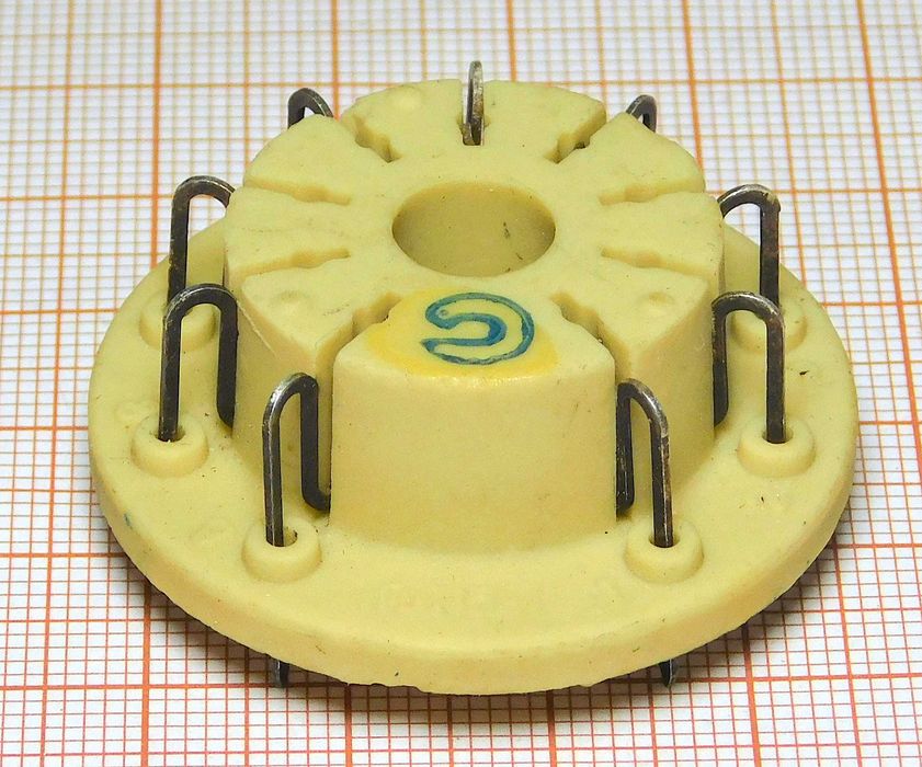 Oryginalna podstawka 9 pin PL15-1 ( lamp EL509, 6P45S itp. ) [097A]