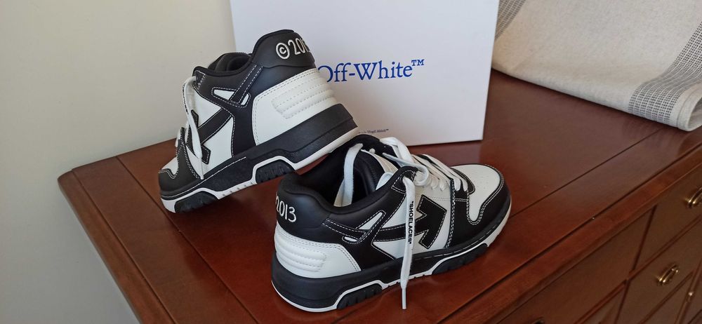 (r. 39) OFF-WHITE Out Of Office OOO Low Tops Logic Logo Black White