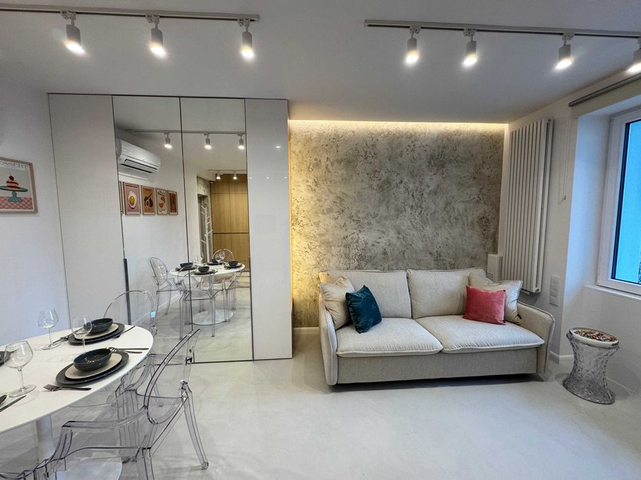 Świętokrzyska z widokiem na Pałac, parking, klimatyzacja, po remoncie