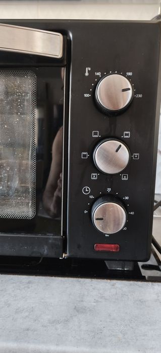 Piekarnik elektryczny,First Austria,moc 1600W.