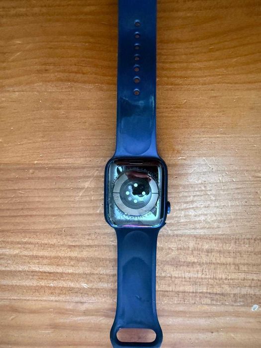 Apple Watch 6 - 44mm (2020)