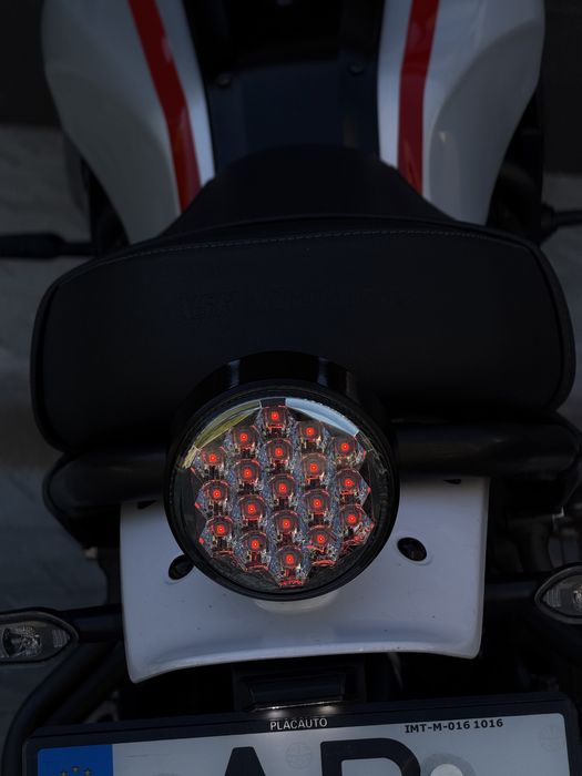 YAMAHA XSR 700 - Impecável!