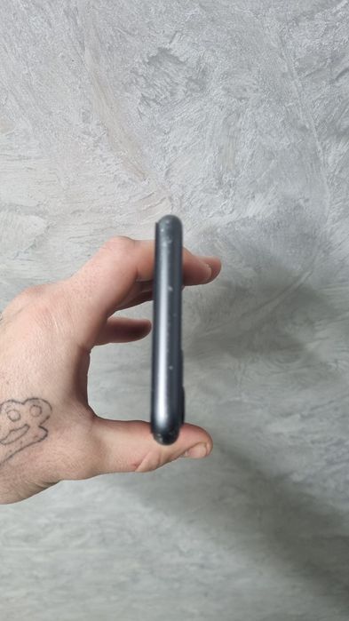 Продам айфон 11 64гб