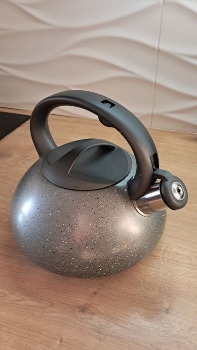 Czajnik Toscania 2,5l nowy