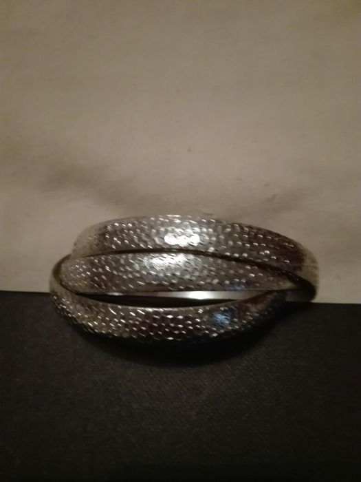 Pulseiras como novas