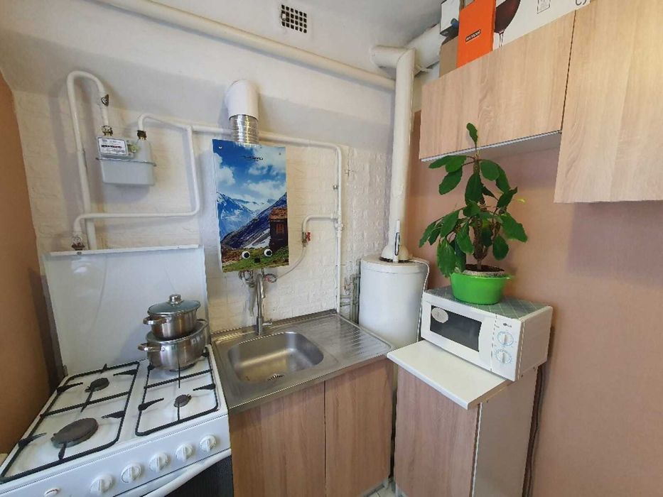 Продається 2 кімнатна квартира в районі 36699