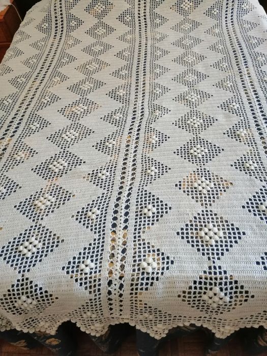 Colcha de renda bege