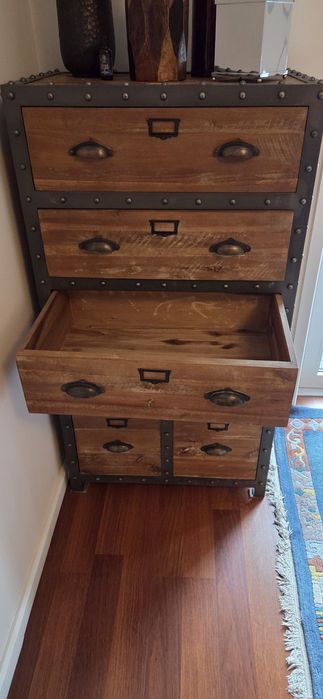 Cómoda / camiseiro rústico gato preto