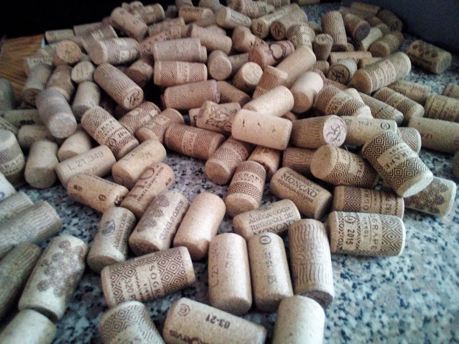 Conjunto de 230 Rolhas de Cortiça