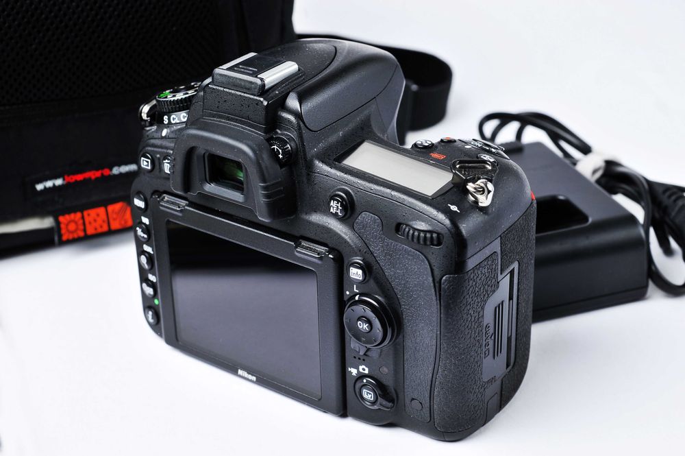 Nikon D750 seminova (950 disparos)