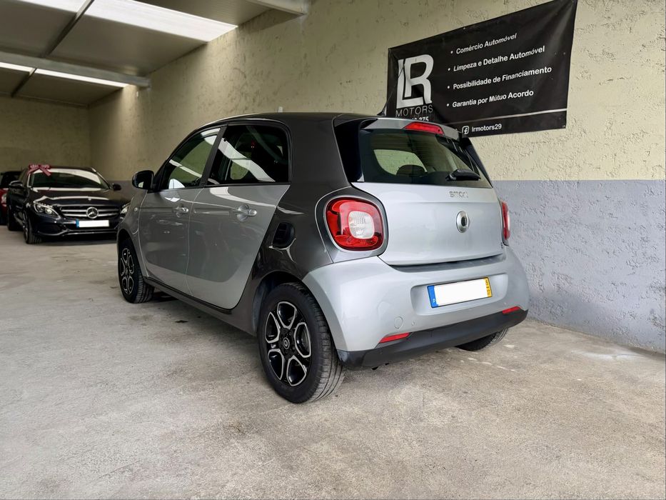 Smart ForFour Passion 1.0 71cv Automático - Desde 180€ Mês