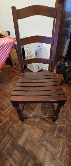 Mesa de sala com cadeiras