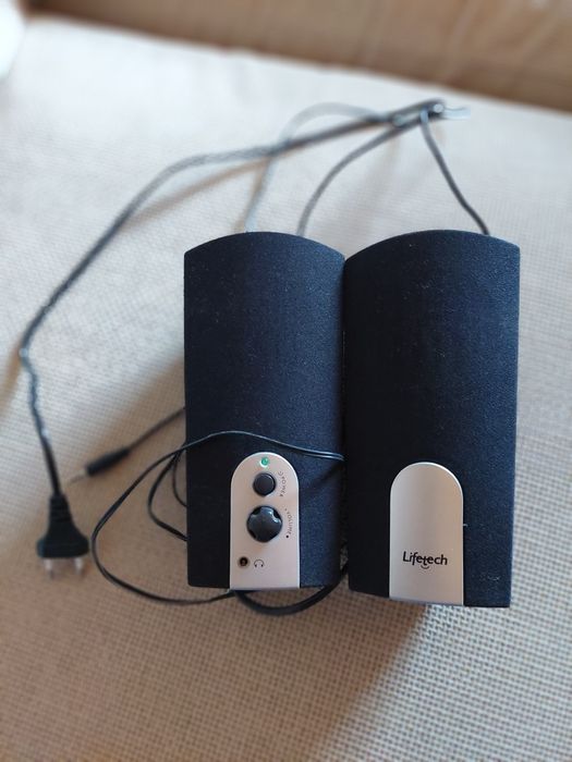 Selling Logitech Computer Speakers with 3D Sound 2.064550965865987121