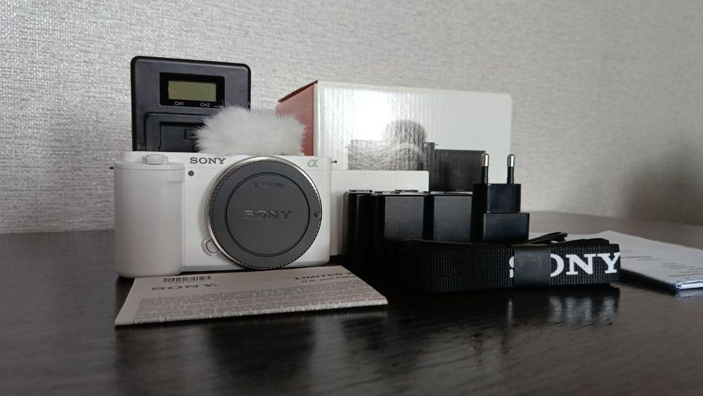 Продаю Sony ZV E10