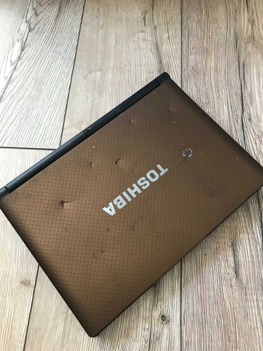 Laptop Toschiba NB500
