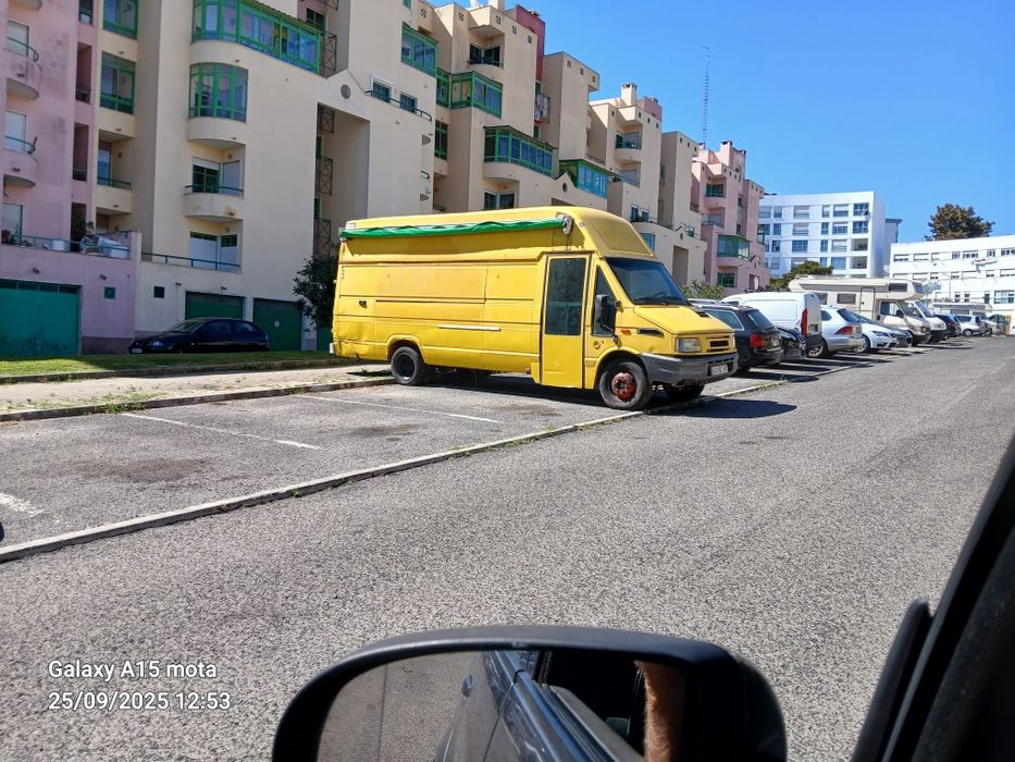Duas Iveco daily modelo vendor