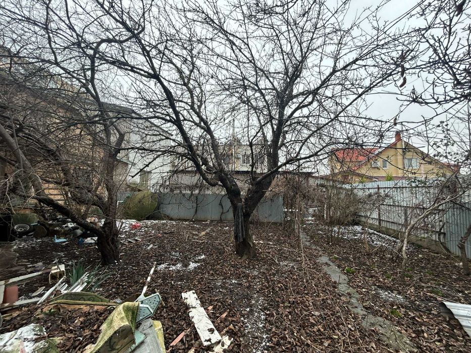 Фасадный участок на Левитана угол Королева, 6 соток