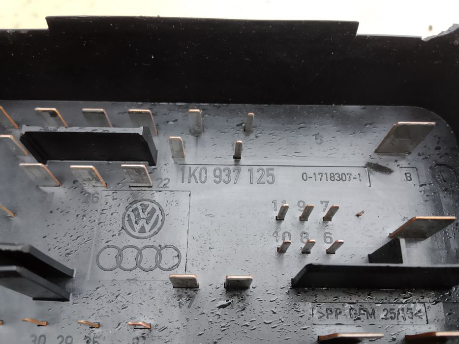 Skrzynka bezpieczników VW Volkswagen Golf 5 1K0937125