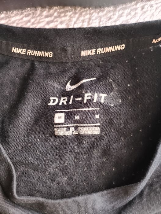 Koszulka damska Nike rozmiar M długość przed 63 do 67 szerokość 102