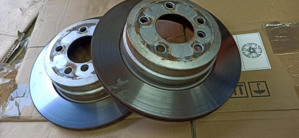 Передні та задні гальмівні диски та колодки BMW F15