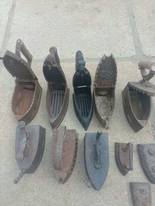 Продам старі утюгі.