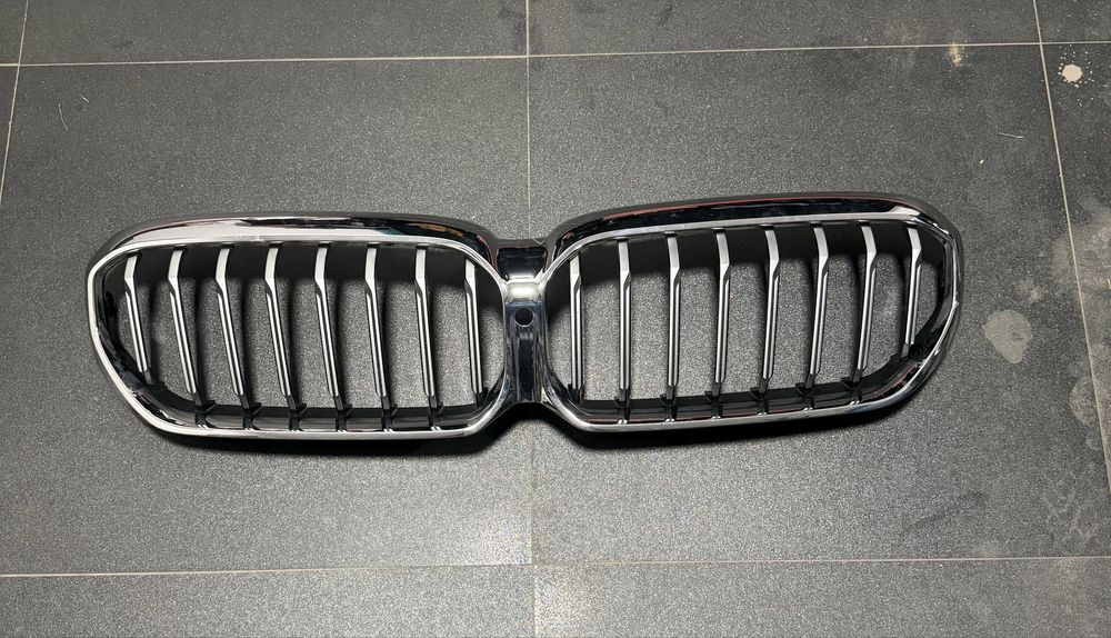 Grill, nerki do  BMW G30