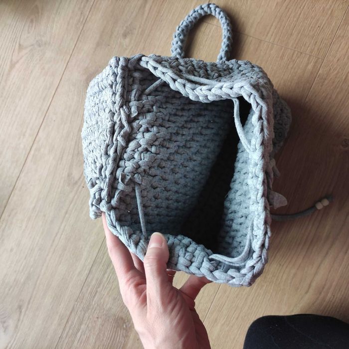 Plecak robiony na szydełku