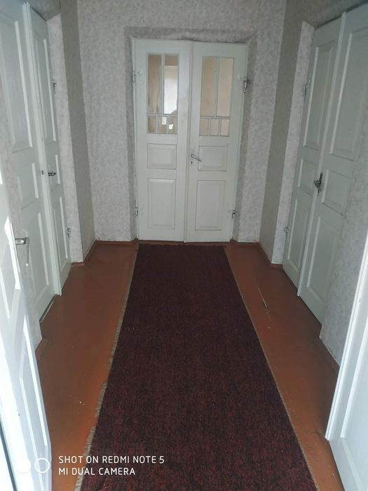 Будинок з великою земельною ділянкою