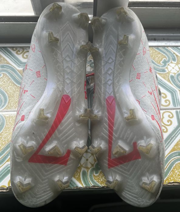 Chuteiras New Balance 7