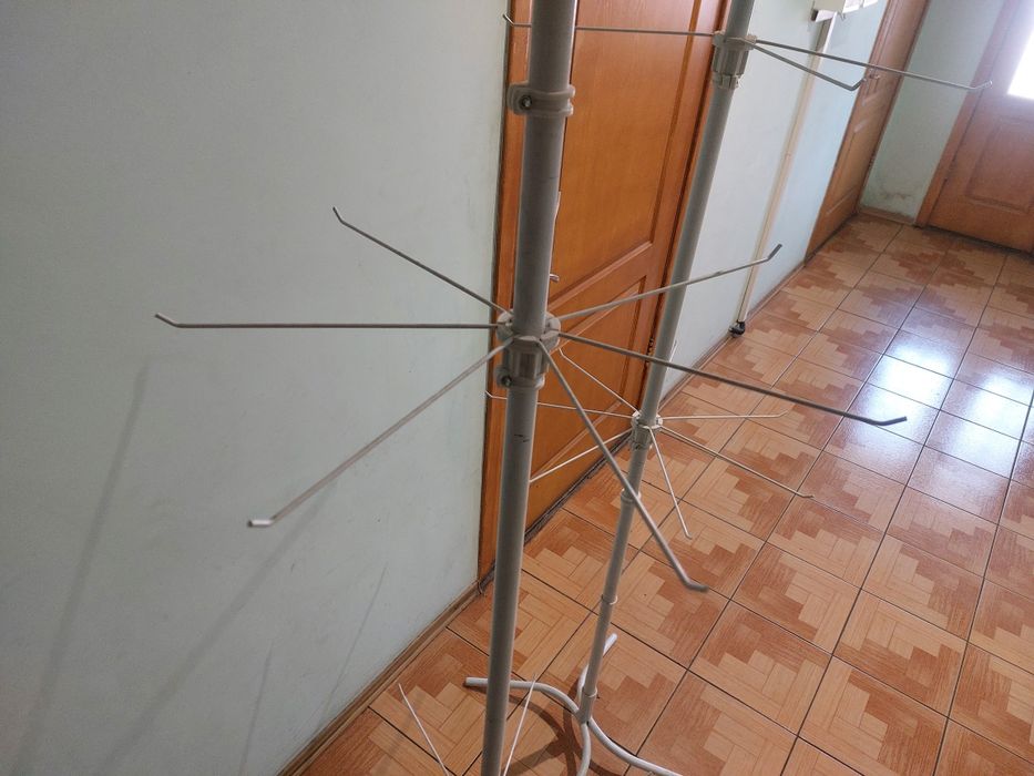 Вішалка, крутилка, стенд для магазину.
