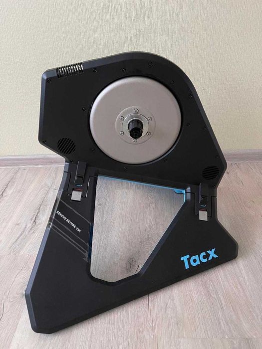 Продам велотренажер Tacx NEO 2T Smart!