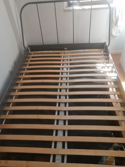 Cama de casal em aço-inox IKEA c/ estrado ( sem colchão)