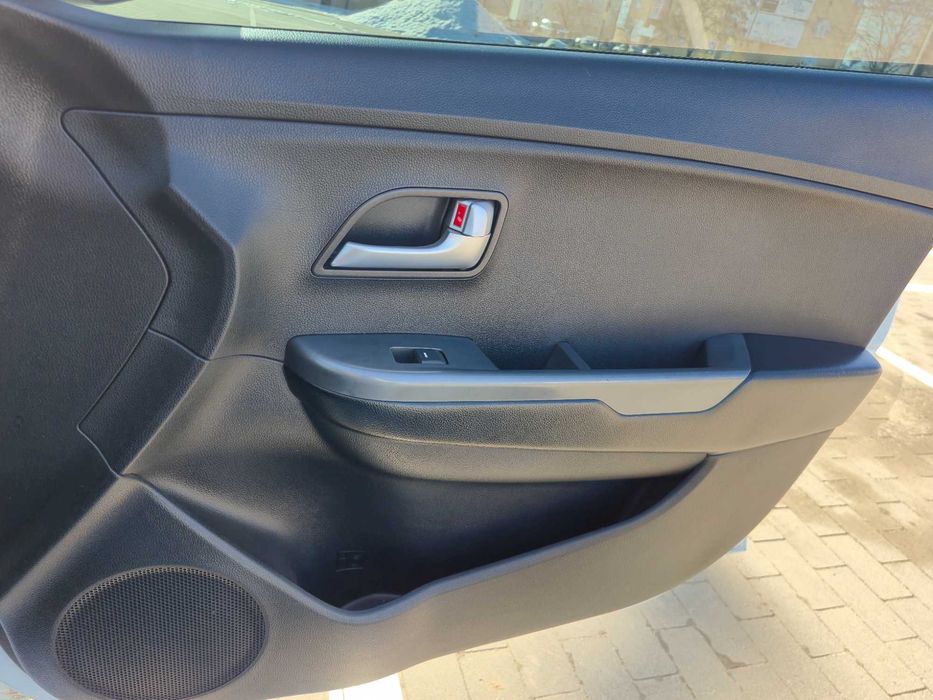 Продам кіа ріо 2013р