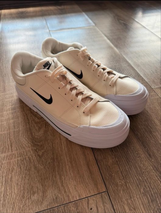 Nike Court Legacy Lift