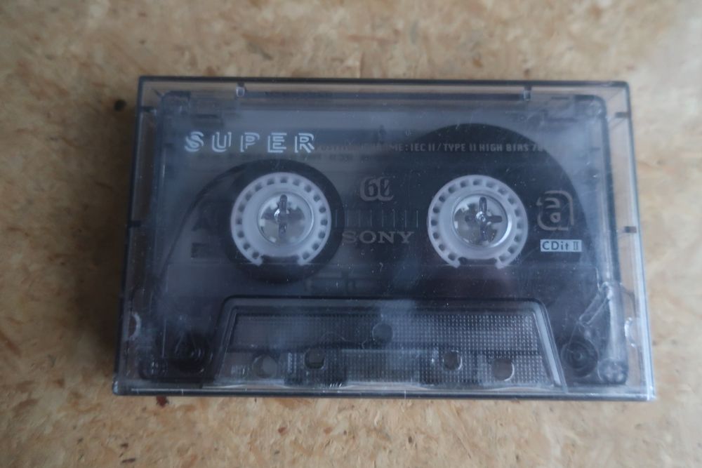 4 Cassetes de aúdio - Sony, Philips, BASF