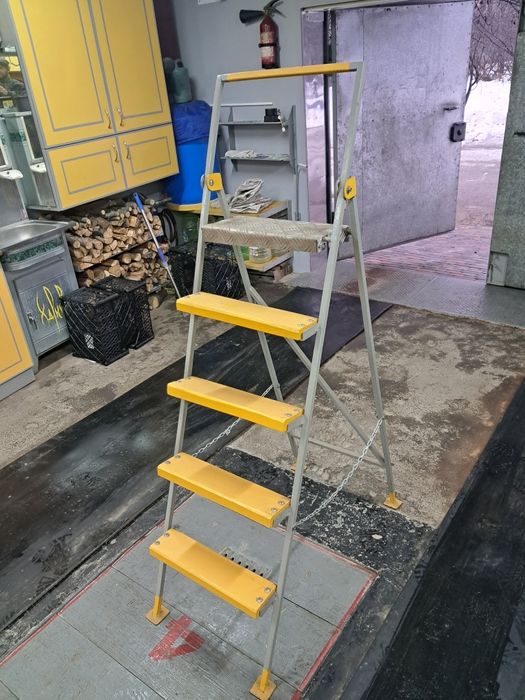 Продам стремянку